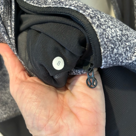 Lululemon Daily Practice Jacket/Hoodie, size 8, Vintage and in ECU - Picture 4 of 6